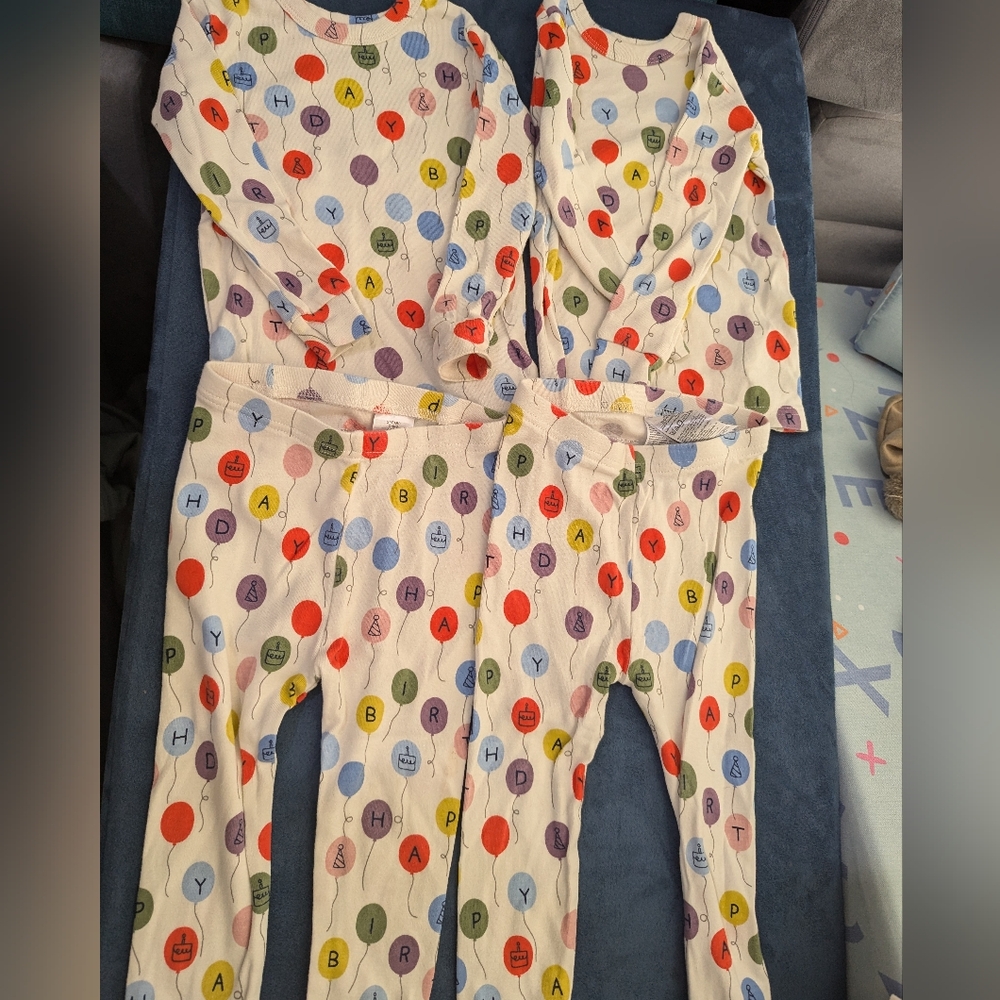 Twin Matching outfits (Gap 2T)